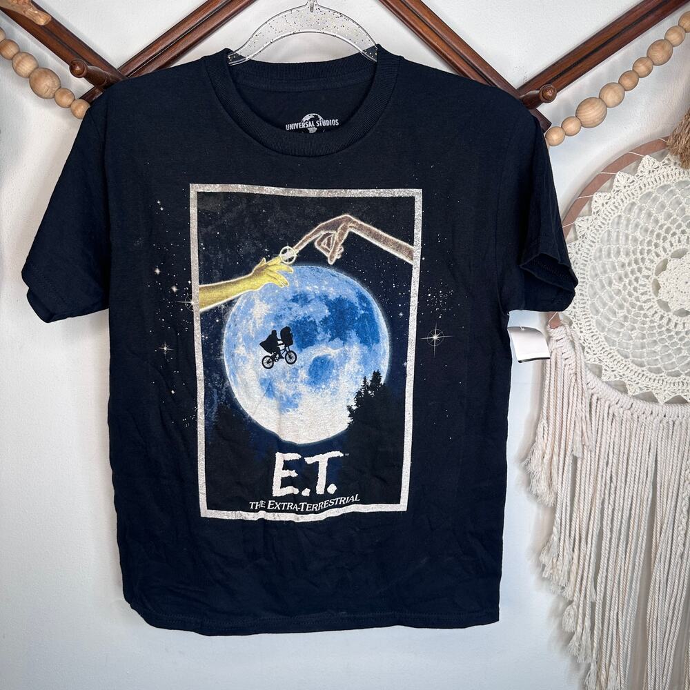 NEW Universal Studios ET Black Graphic T